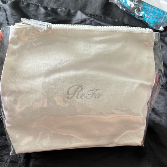 Refa cosmetic bag or clutch.clear plastic out and fabric inside BN - Picture 1 of 4